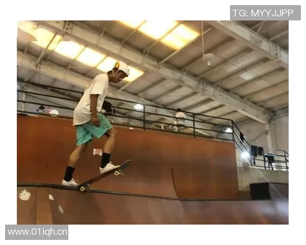 成都滑板队如何通过战术创新实现进攻模式的全面升级与突破